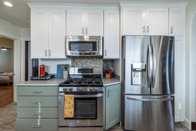 Building Photo - 3076 Melbourne St