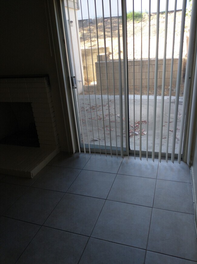 3rd bedroom - 1855 W Malvern Ave