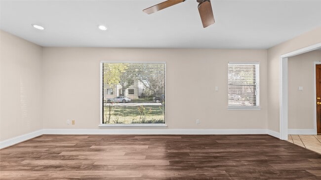 Building Photo - 1017 Howard Ln