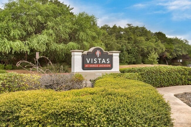 At Vance Jackson, we have all you need to feel right at home. Located in beautiful San Antonio, our prime location is near many restaurants, retail, and much more. - Vistas of Vance Jackson Apartments