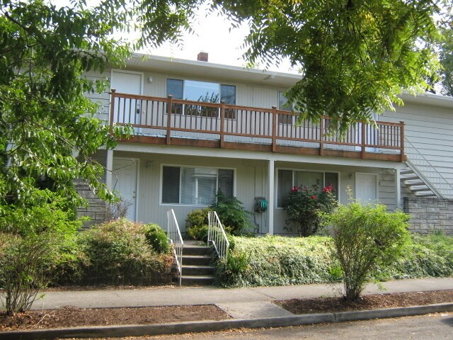 Building Photo - 710 SE 17th Ave