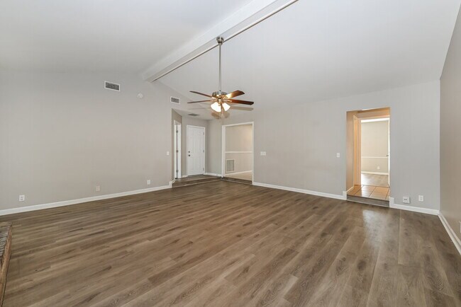 Foto del edificio - 5551 Edenfield Rd