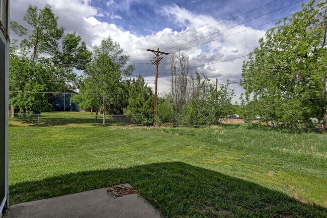 Foto del edificio - 3542 Butternut Dr