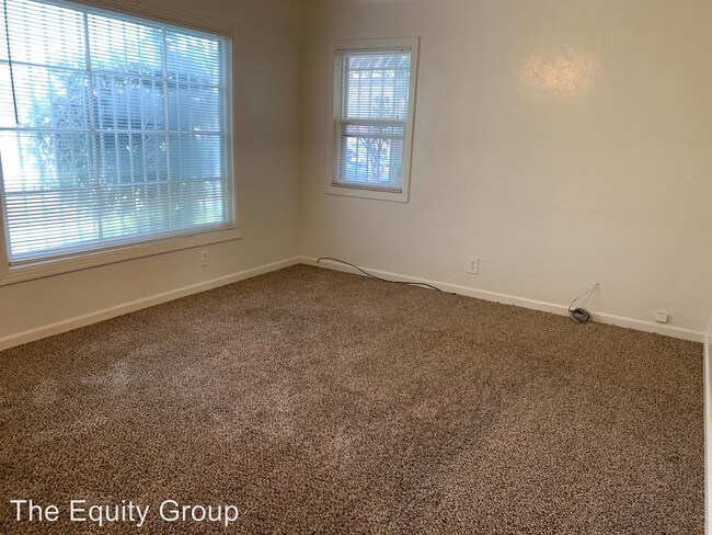 Building Photo - 603 E K Ave