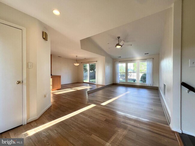 Foto del edificio - 6917 Lodestone Ct