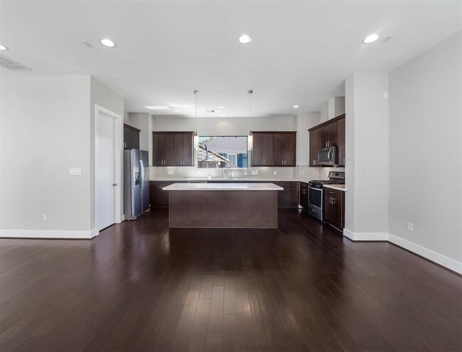 Building Photo - 1607 Milby St