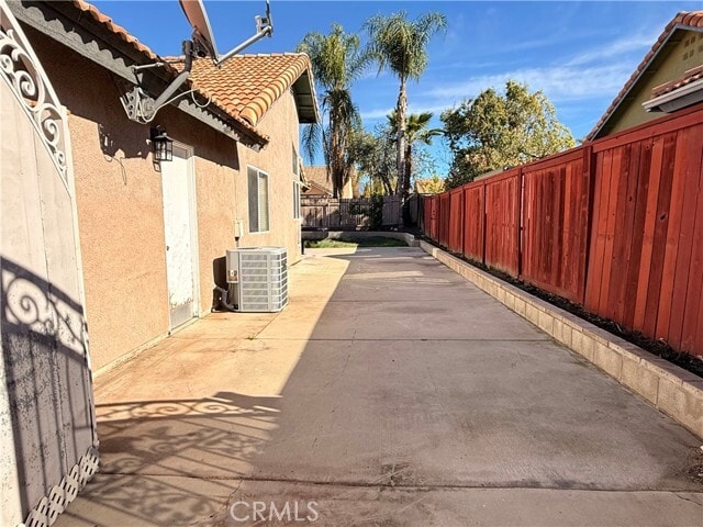 Building Photo - 2105 Villines Ave