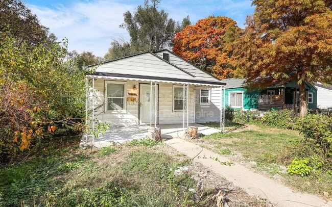 Photo - 3532 Caroline Ave House