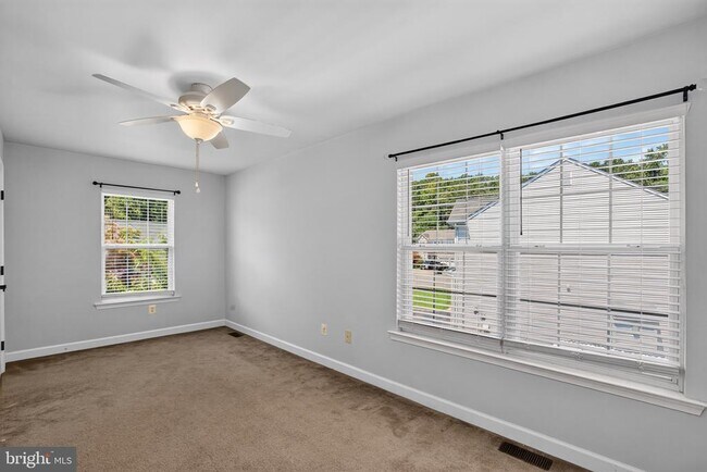 Foto del edificio - 48262 Easton Ct
