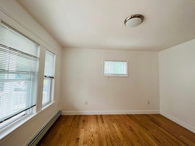 Building Photo - 30 Eatonia St