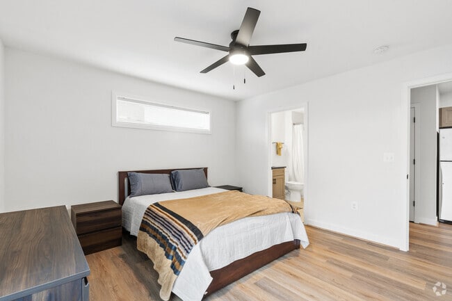 329 4th Avenue -1BR, 1BA - 704SF - Bedroom - The Courtyard on 4th