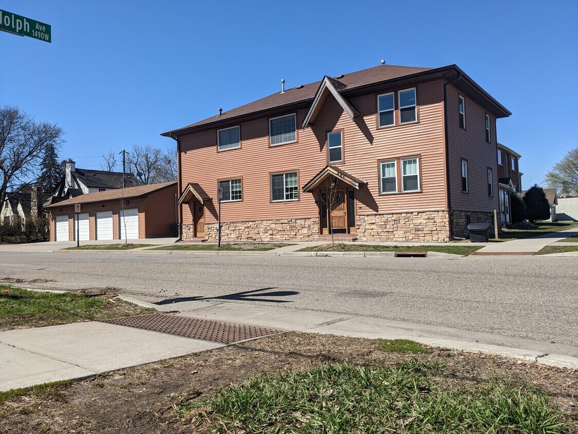 481 Warwick St Unit 1, Saint Paul, MN 55116 Apartments in Saint Paul