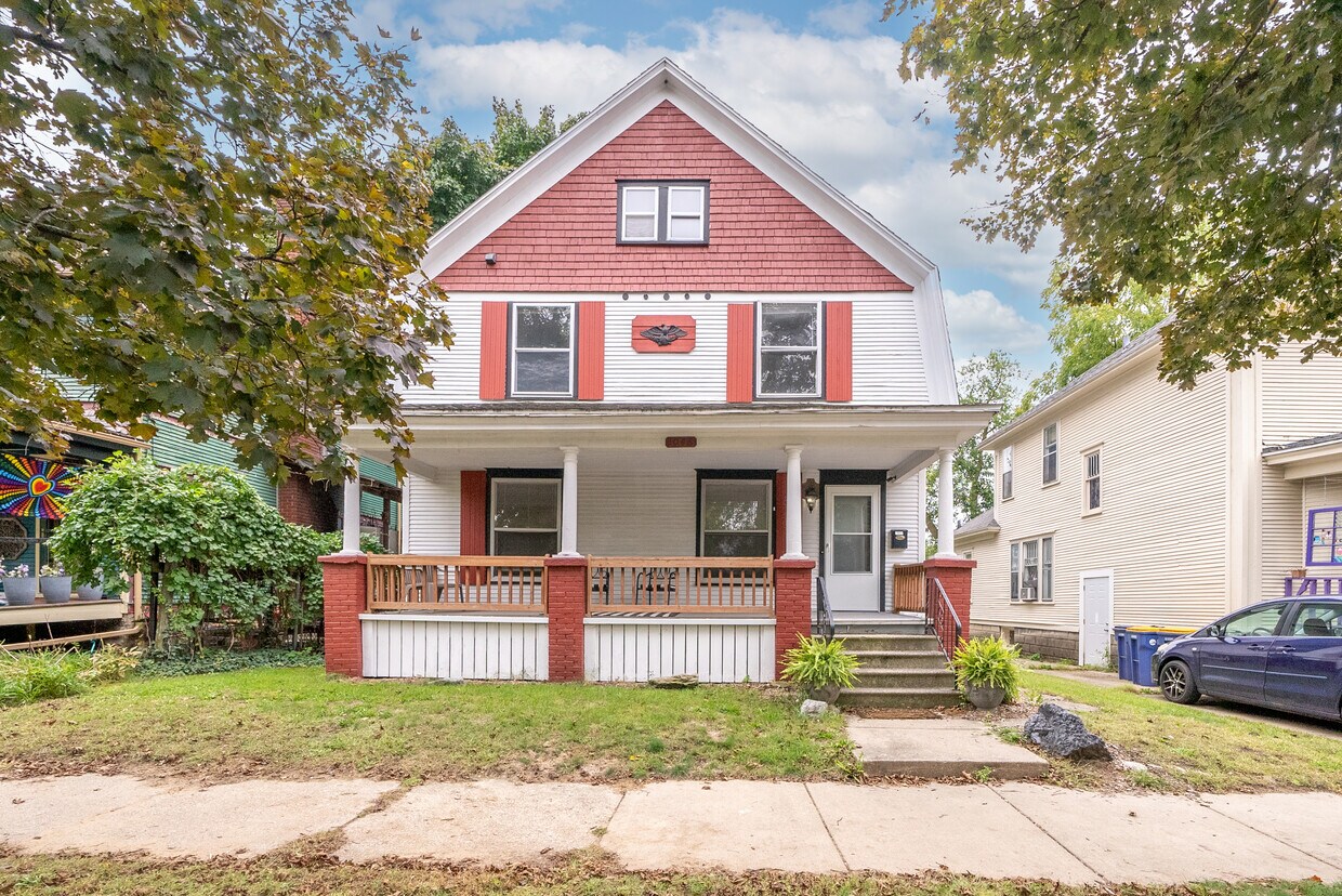 1048 Fairmount St SE, Grand Rapids, MI 49506 House Rental in Grand