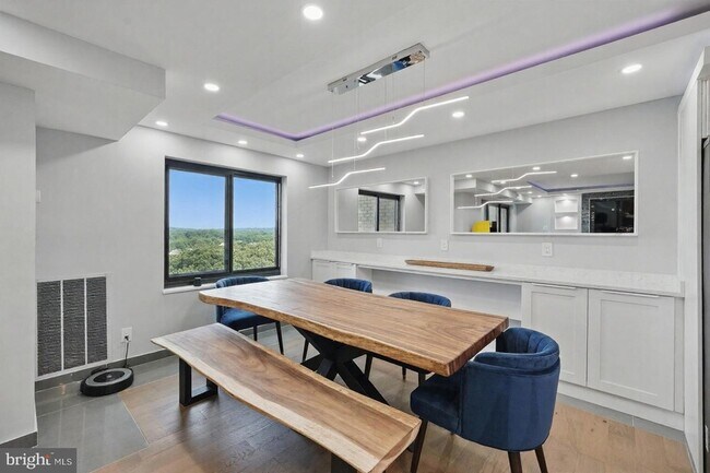 Foto del edificio - 309 Yoakum Pkwy