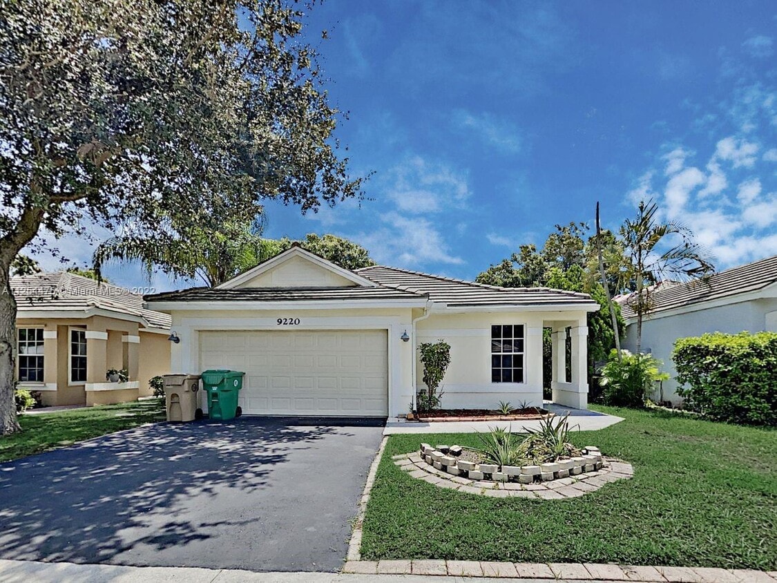 Primary Photo - 9220 Arborwood Cir