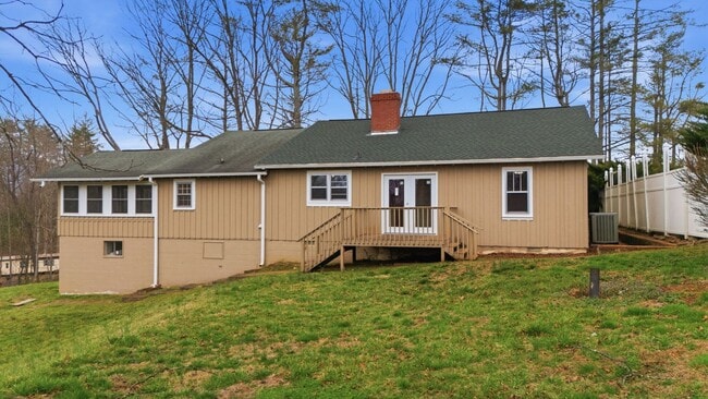 Building Photo - $1,900 - 3 Bedroom 3 Bathroom Unfurnished Home Just Outside Franklin