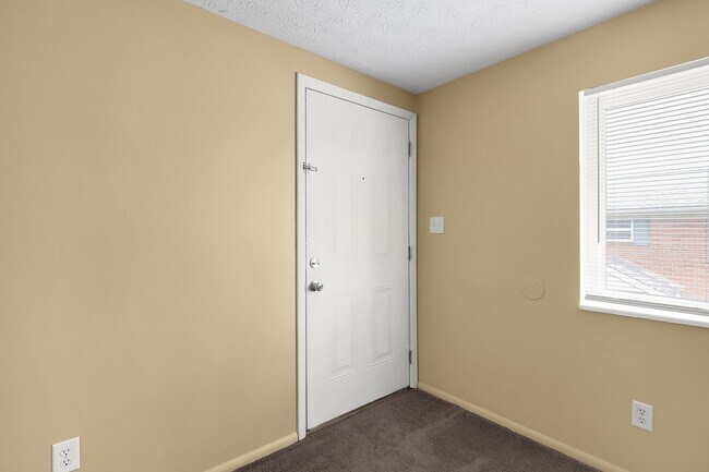 Building Photo - 187 Currier Dr