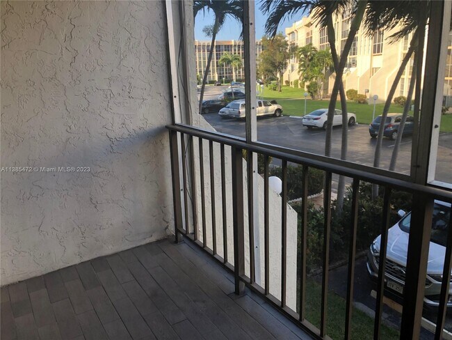 Foto del edificio - 601 Three Islands Blvd