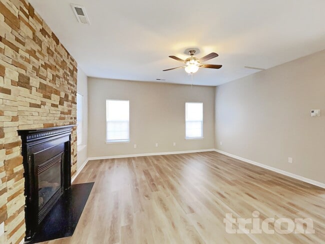 Building Photo - 713 Southridge Dr