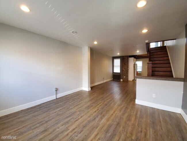 Building Photo - 3 br, 1 bath House - 2559 Tulip St