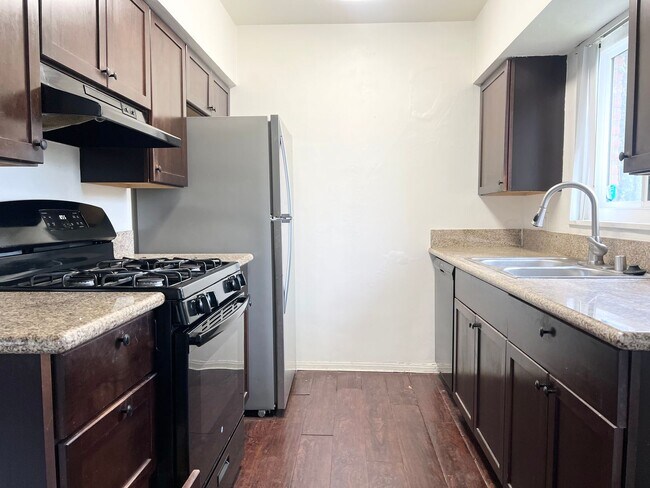 Foto del edificio - Bright 2 bed 1 bath in Pacific Beach