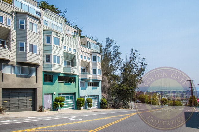 Photo - Corona Heights - 3 BR, 2.5 BA Condo 1,586 ...