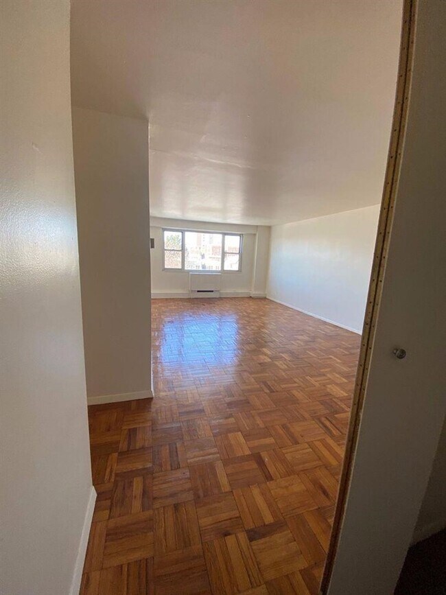 Foto del edificio - 700 Boulevard E