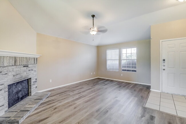 Building Photo - 6903 Rondo Dr