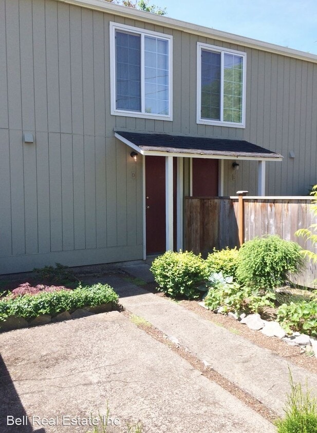 Primary Photo - 2040 Emerald St