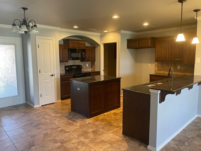 Kitchen - 6813 Fanchun St