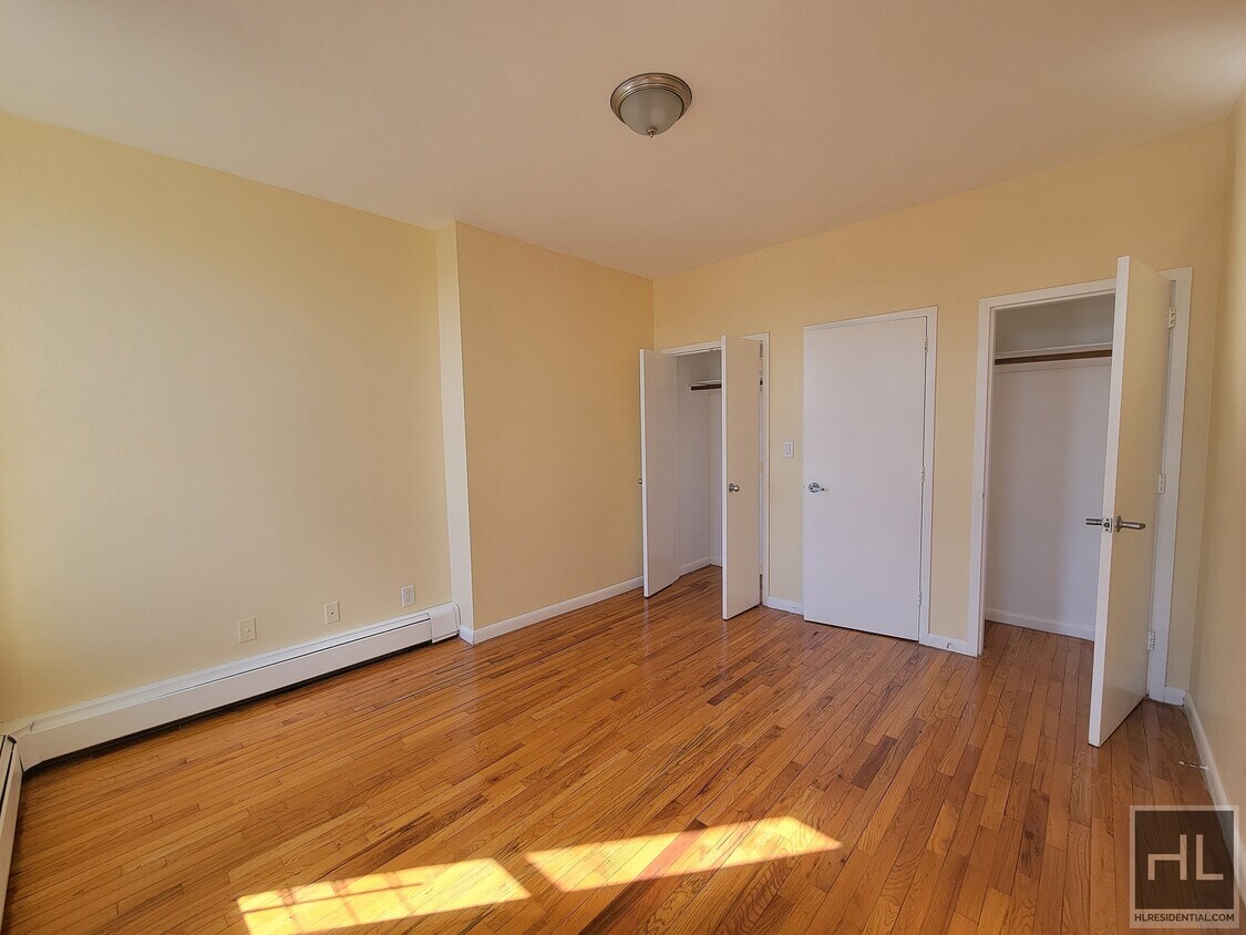 Building Photo - 556 KOSCIUSZKO STREET