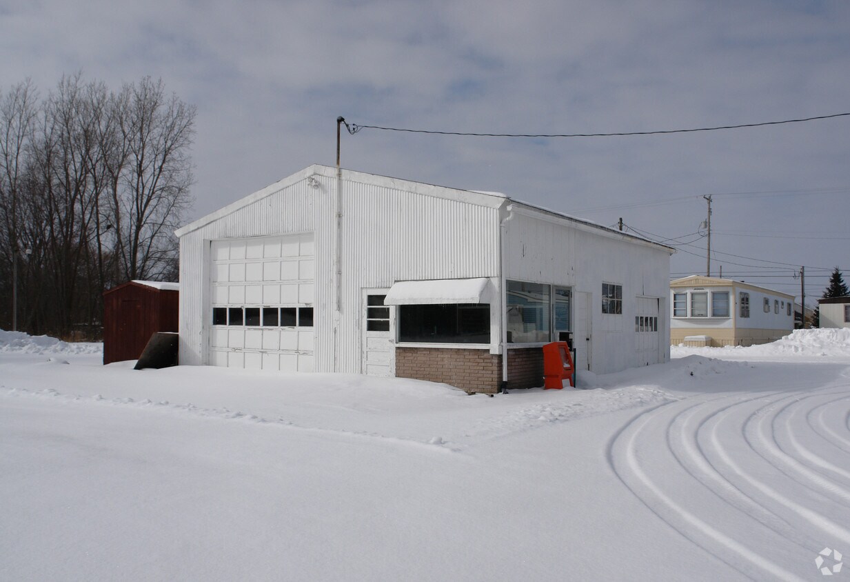 1560 Eifert Rd, Holt, MI 48842 Apartments in Holt, MI