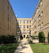 Building Photo - 2240 W Farwell Ave