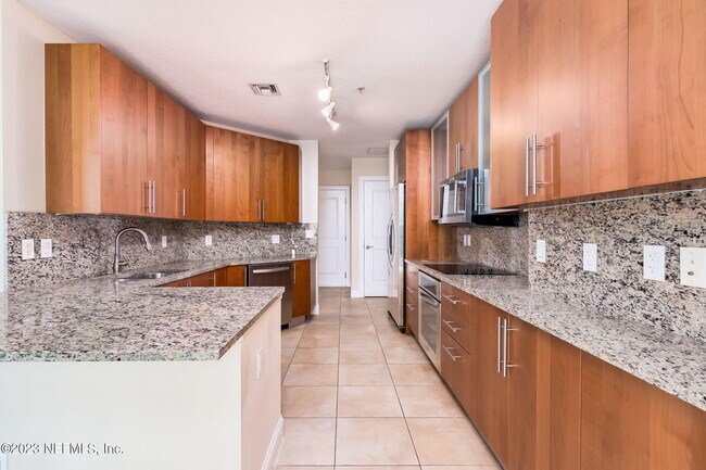 Foto del edificio - 1431 Riverplace Blvd