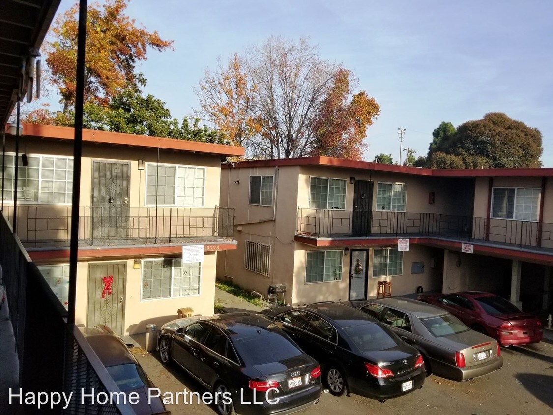 Primary Photo - 10778 Pippin St