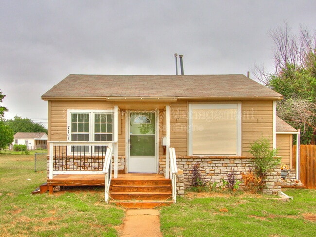 Photo - 7105 NW 39th St House