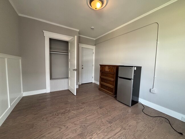 Building Photo - 191 Stiles St