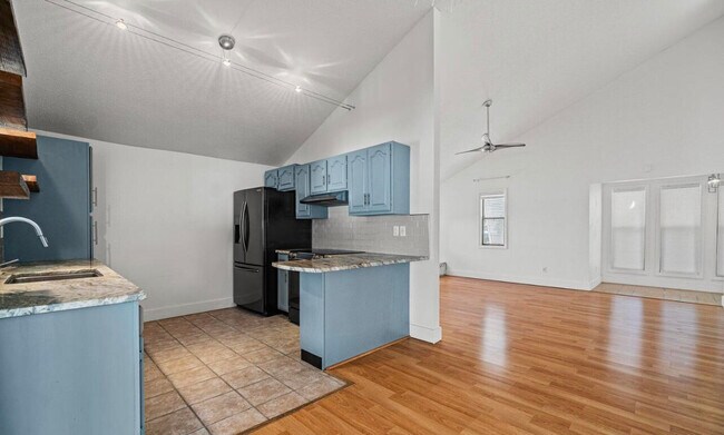 Building Photo - 421 Oleander Cir