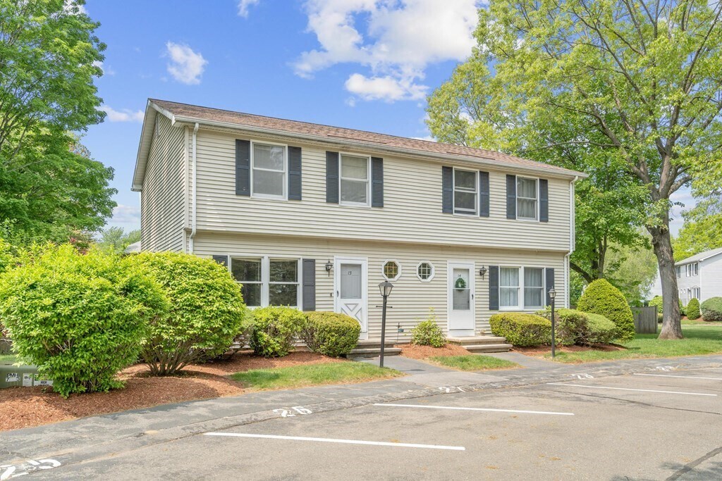 Primary Photo - 13 Northwoods Cir