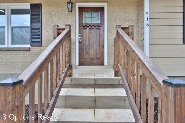 Foto del edificio - 3 br, 3 bath House - 976 Pinehurst Dr.