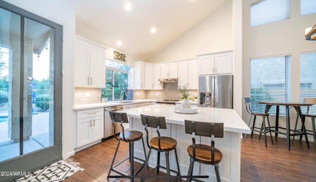 Foto del edificio - 4417 E Rancho Caliente Dr