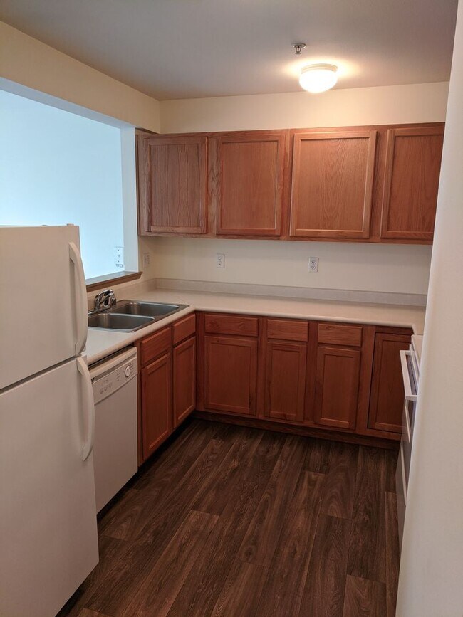 Building Photo - Your Home is Waiting!