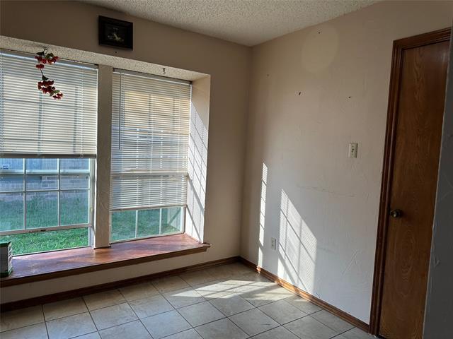 Building Photo - 305 Marriott Ln