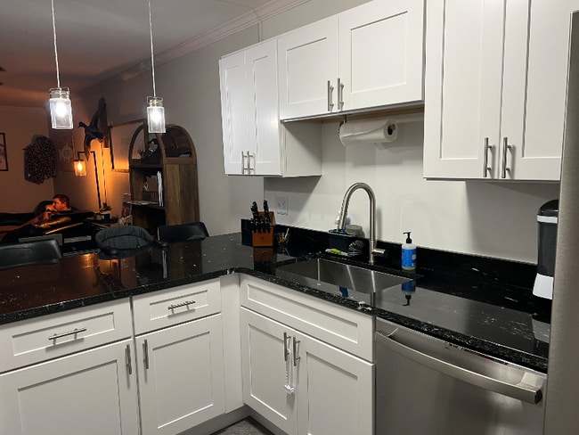 Foto del edificio - 214 W Kitty Hawk Rd