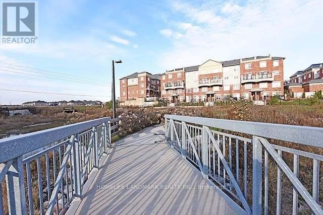 Photo du bâtiment - 2496 Post Rd