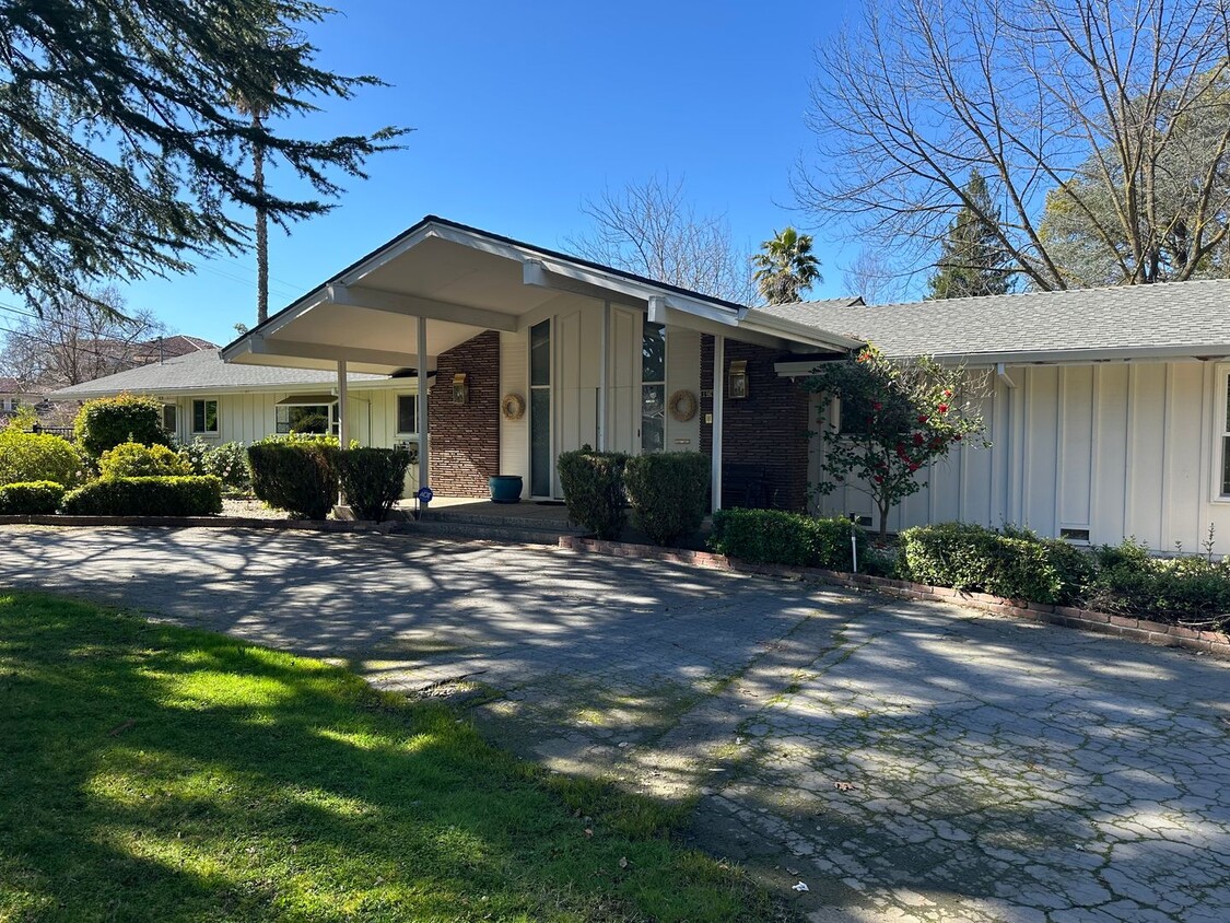 Primary Photo - 4 Bedroom Arden Oaks Home with Swimming Pool