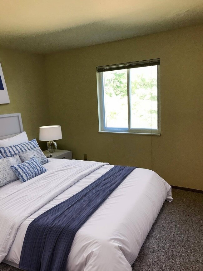 Foto del edificio - 708 Mansfield Ct