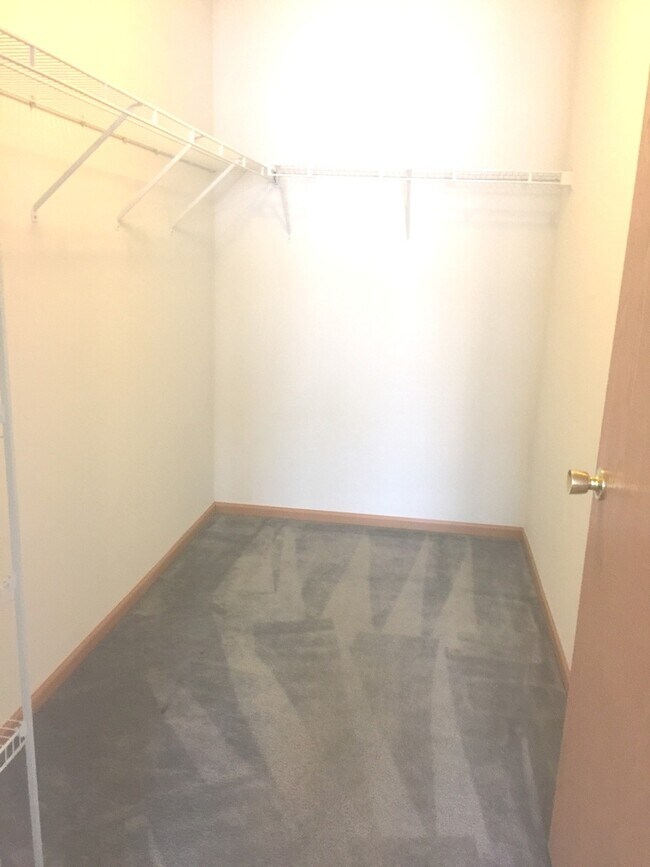 122 Bertram Dr, Yorkville, IL 60560 House Rental in Yorkville, IL