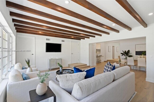 Foto del edificio - 1033 W 47th St