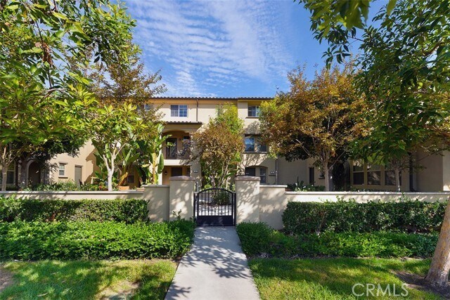 Building Photo - 24 Full Moon